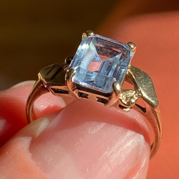 1960’s vintage 10k Gold and Blue Topaz Ring - Picture 5 of 6